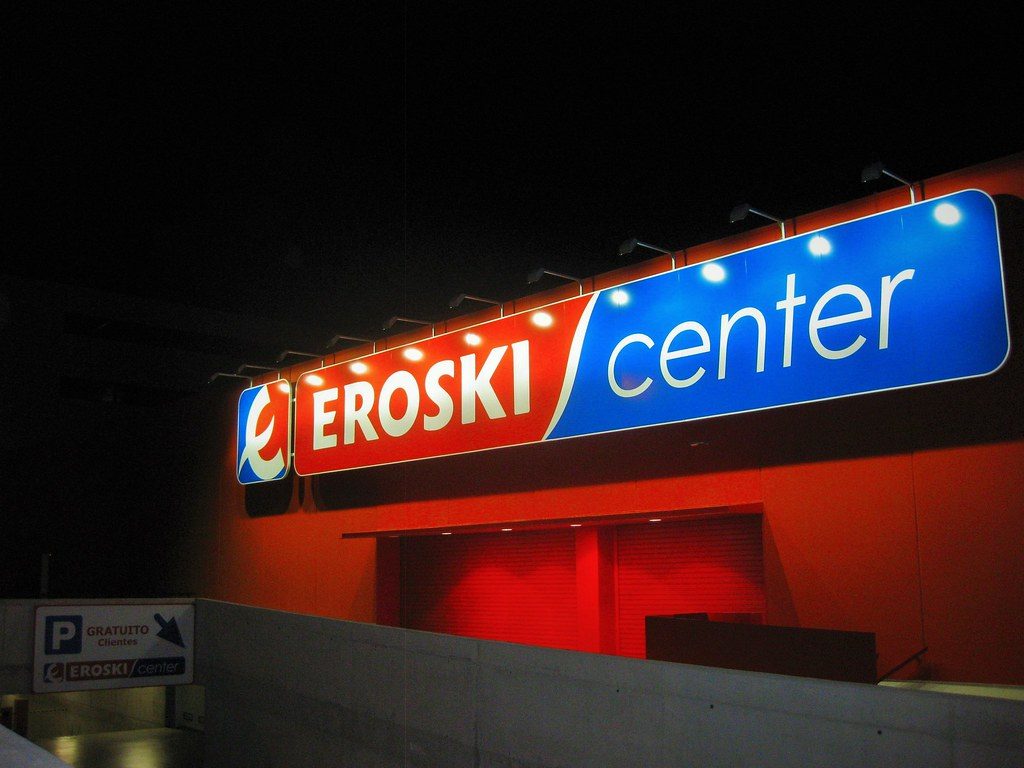 Tienda Eroski "contigo" — fachada o interior frescos