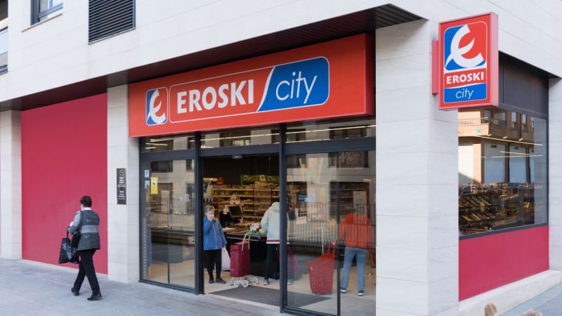 Entrada Eroski contigo con pizarra editorial