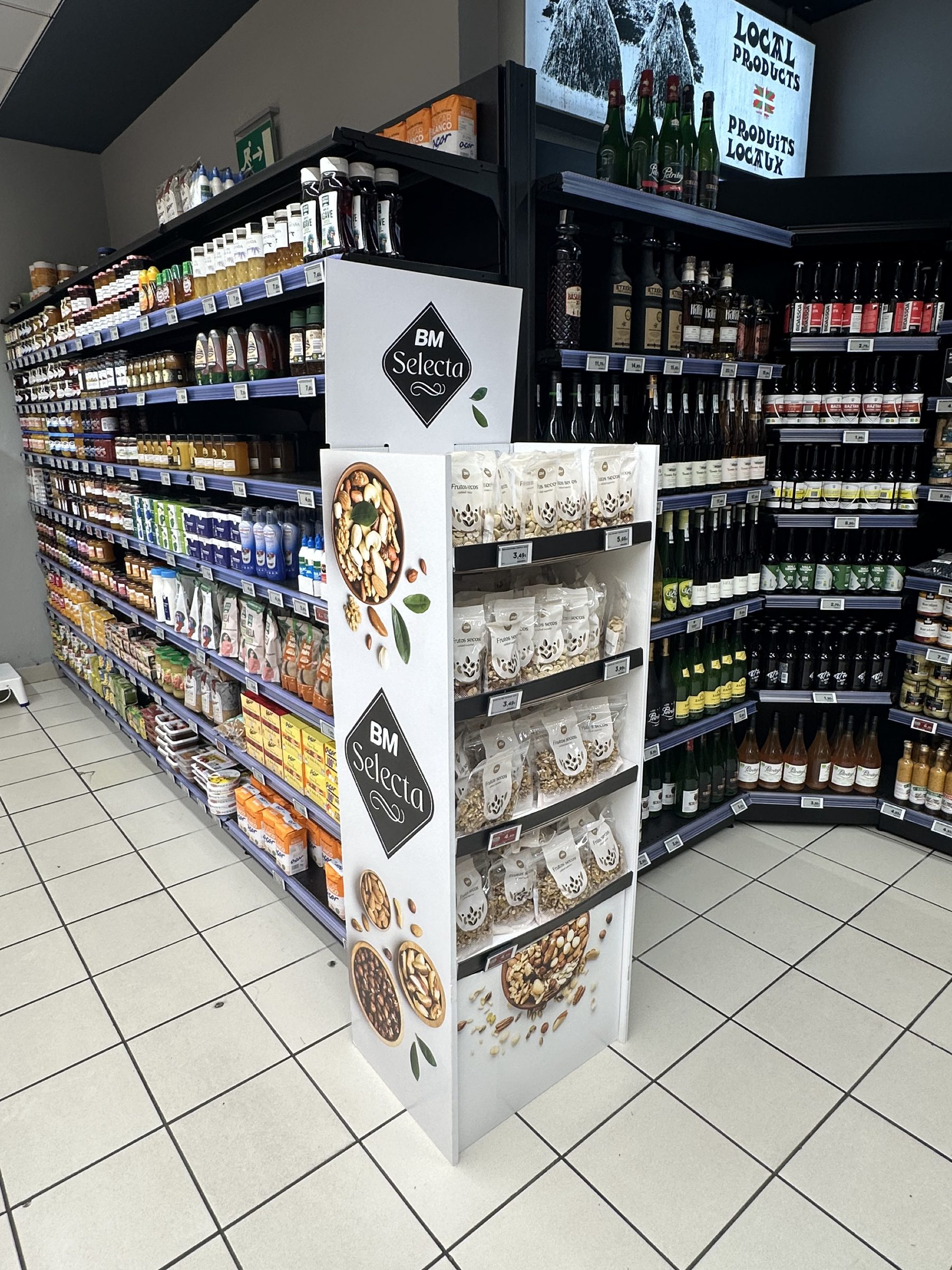 Cartelería de marca propia en cabecera